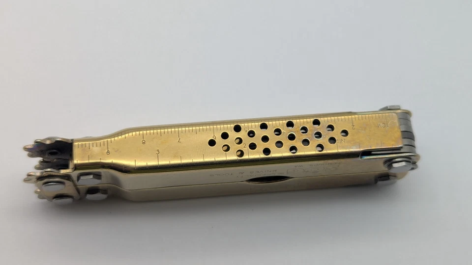  SOG T52 Power Plier Mulitool Gold Tone PRE OWNED READ TiNi COAT USA HARD 2 FIND - Image 3 of 4