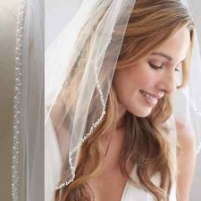 Single Layer Wedding Veil Elegant Beaded Edge Crystal Pearl Bridal Veil with