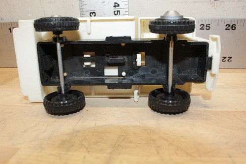 Toy Plastic 5" KAB Trucking Company White Wrecker Tow Truck #10 made in Japan - Picture 7 of 10