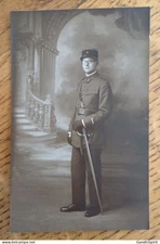 Arcis sur Aube - Carte Photo d'un Gendarme en Tenue de Ville, Képi, Sabre, épée