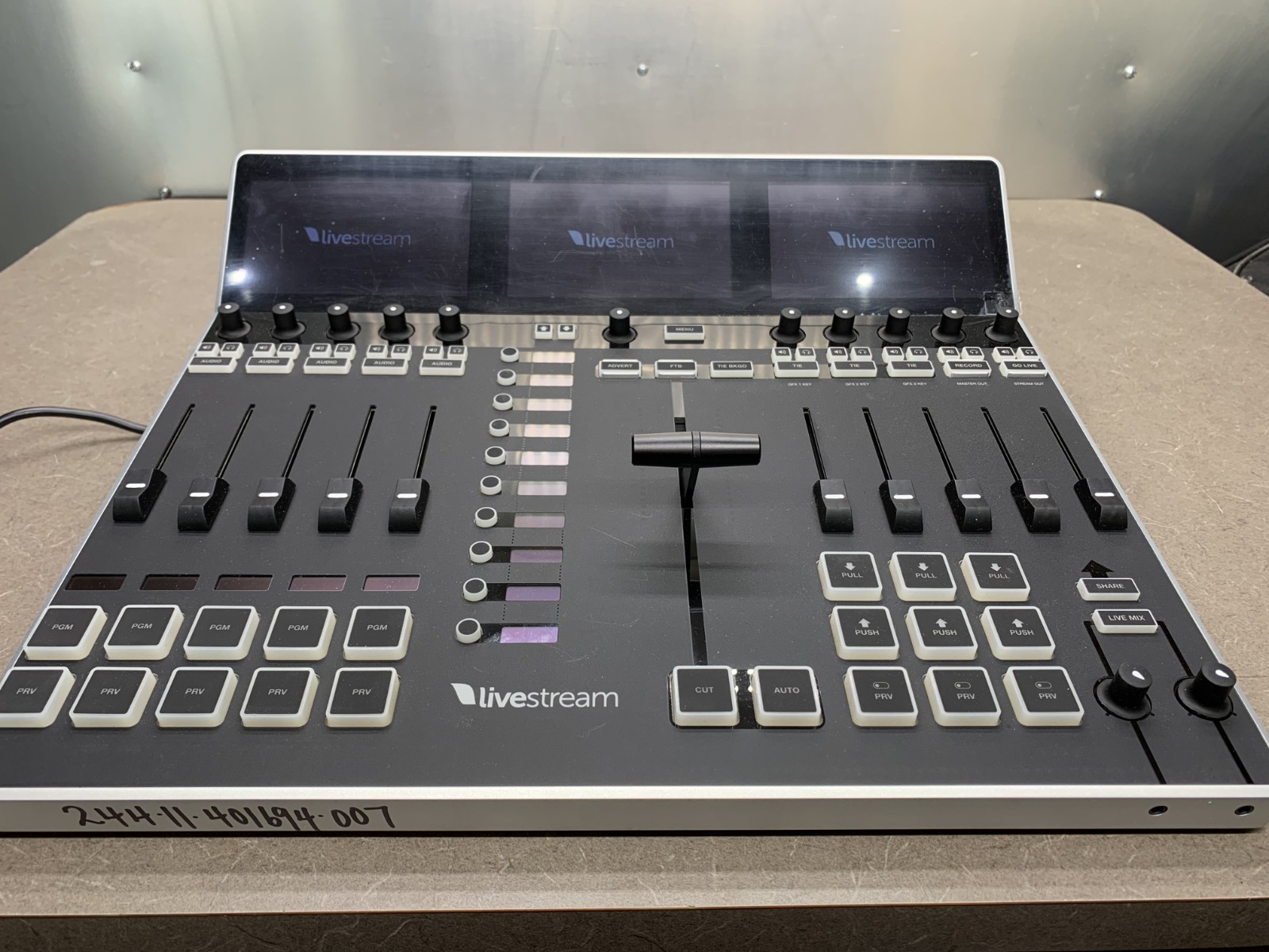 Livestream Studio Surface Core LS-STUSURF-CORE