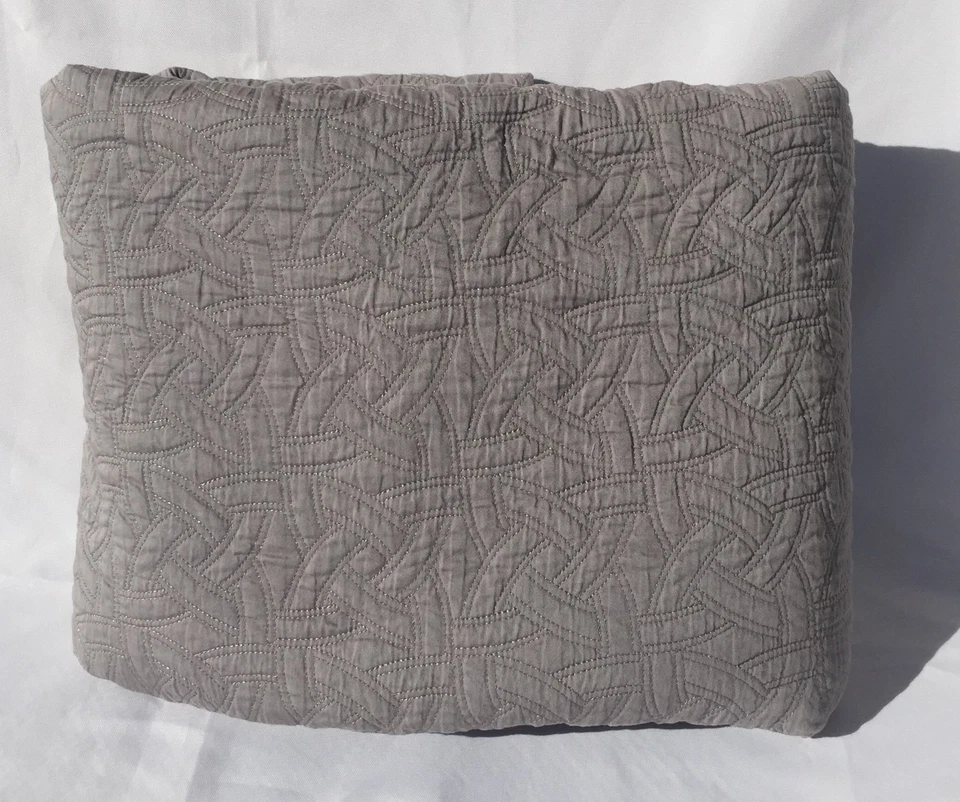 Funda Simply Vera Wang acolchada King (LEER) Foto 3 de 4