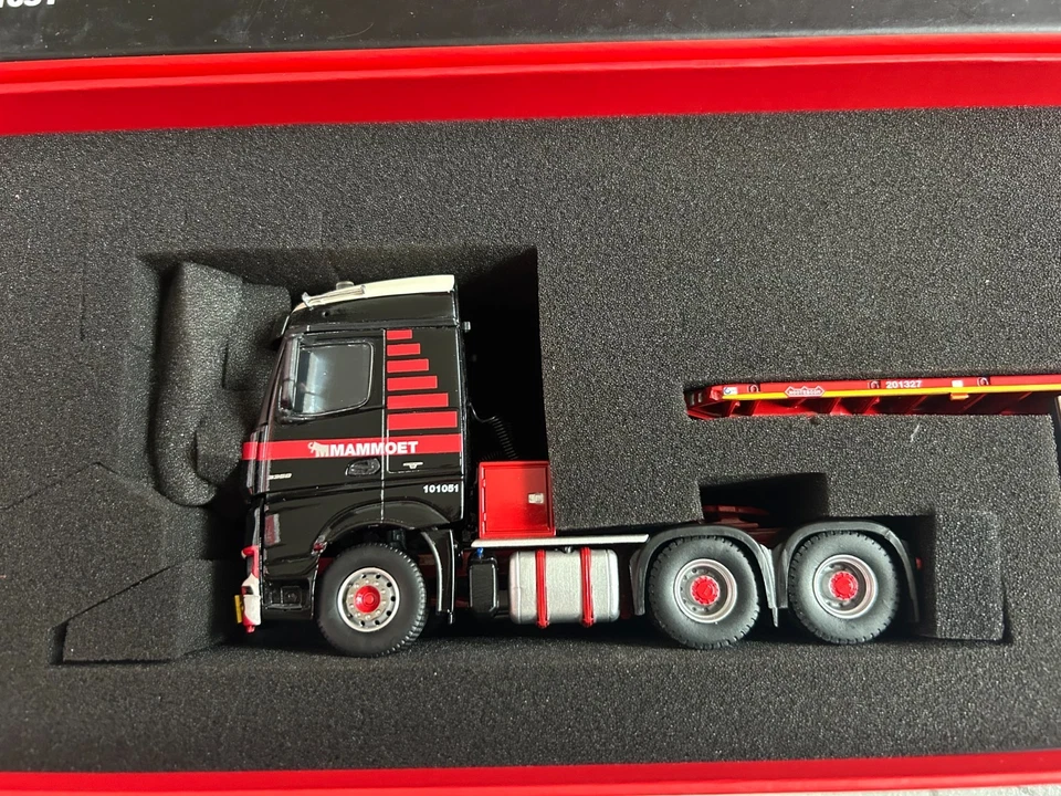 Grúa remolque de lastre IMC 1:50 Mammoet MB Arocs 6x4 + 6 ejes (modelo de miembros de oro) Foto 2 de 3