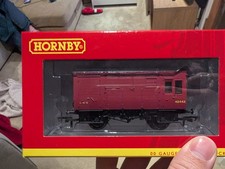 Hornby R6727 LMS Horse Box Wagon 42489 in LMS Maroon Livery 