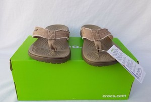 crocs santa cruz flip