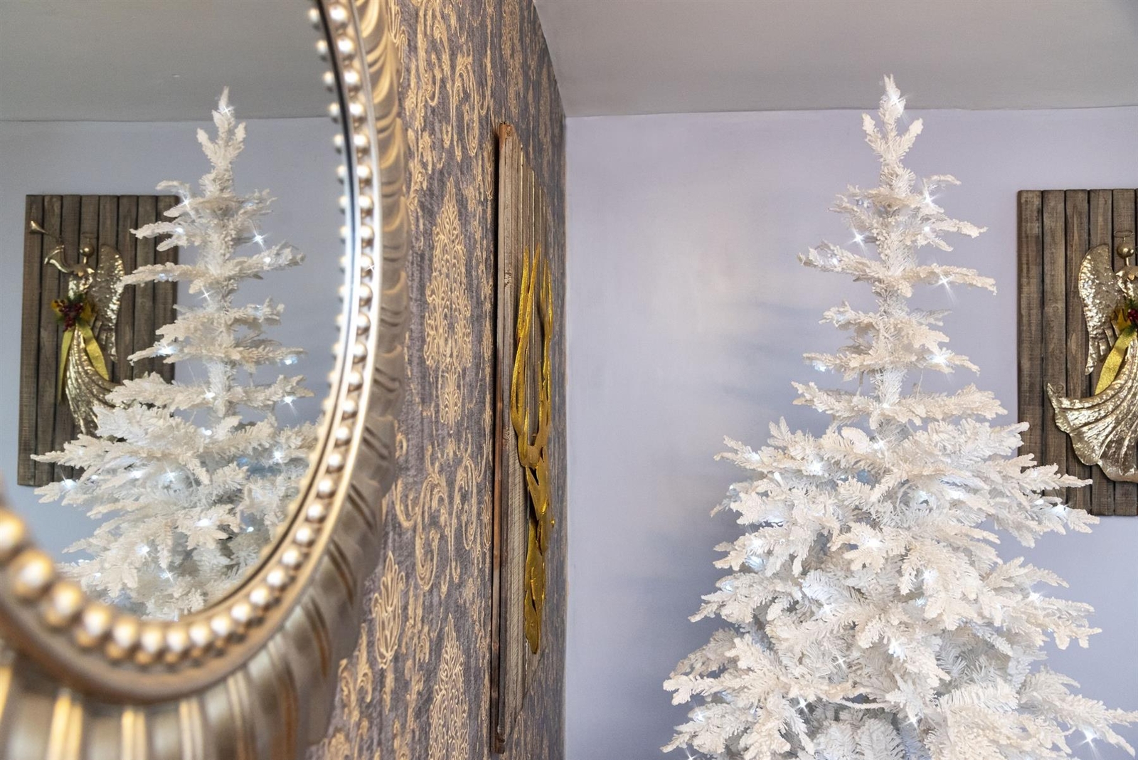 Pre Lit White Christmas tree Frosted Pines Artificial Bushy Xmas Home