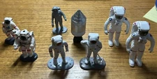 Astronauts - Toy Figures LOT (8) 7 Figures & Rocket +/- 2 inches