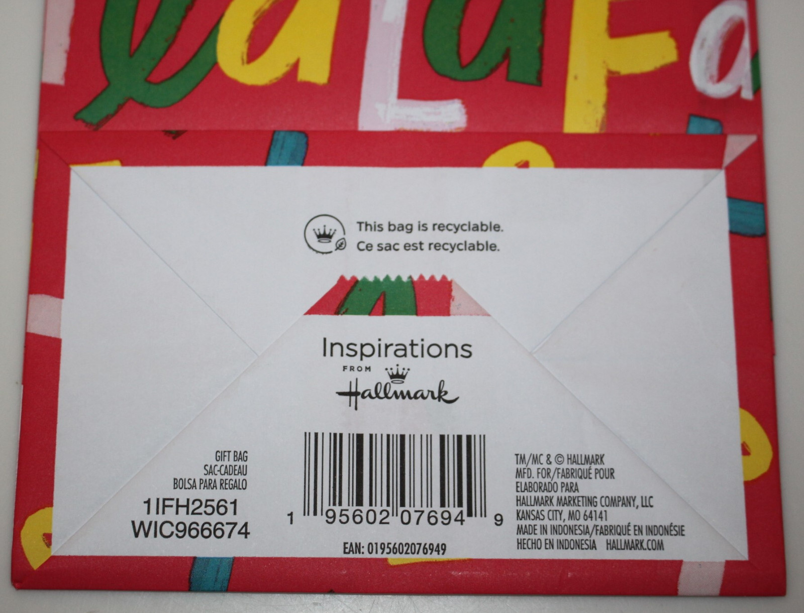 Hallmark - Holiday  (6-PACK) - La La Fa La - Christmas Gift Bags -  10" x 5"