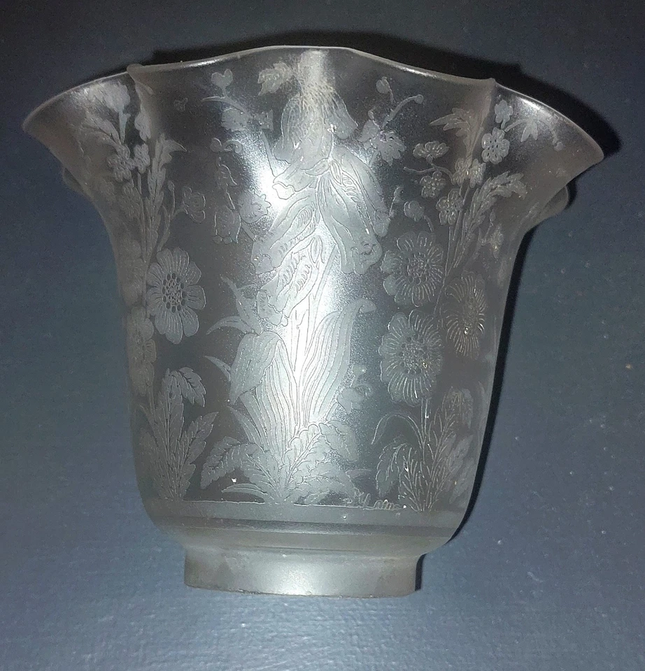 ABAT JOUR TULIPE POUR LAMPE PETROLE HUILE CRISTAL SAINT LOUIS SIGNE PETIT MODELE - Photo 4/4