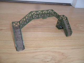 Twin Track Passenger Footbridge for Hornby OO Gauge Model Railway Train Sets