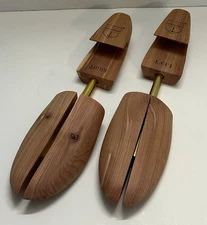 Houndsbay Cedar Shoe Tree Size Medium Stretcher Pair