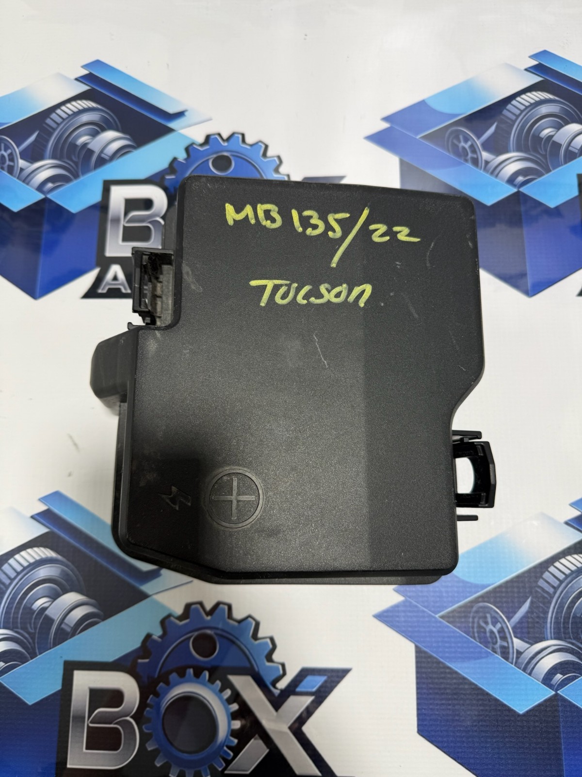 2022-2024 HYUNDAI TUCSON ENGINE BAY FUSE RELAY BOX LID COVER CAP 91956CW010 OEM