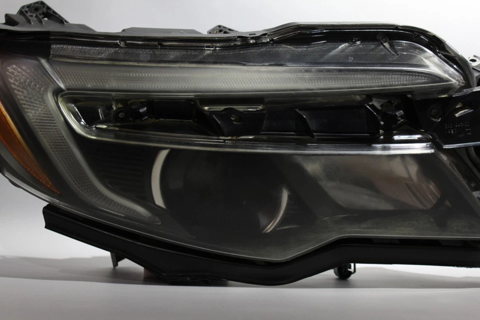 Proyector de faros de pasajero con acento LED 2017-2020 HONDA RIDGELINE #36795 Foto 3 de 4