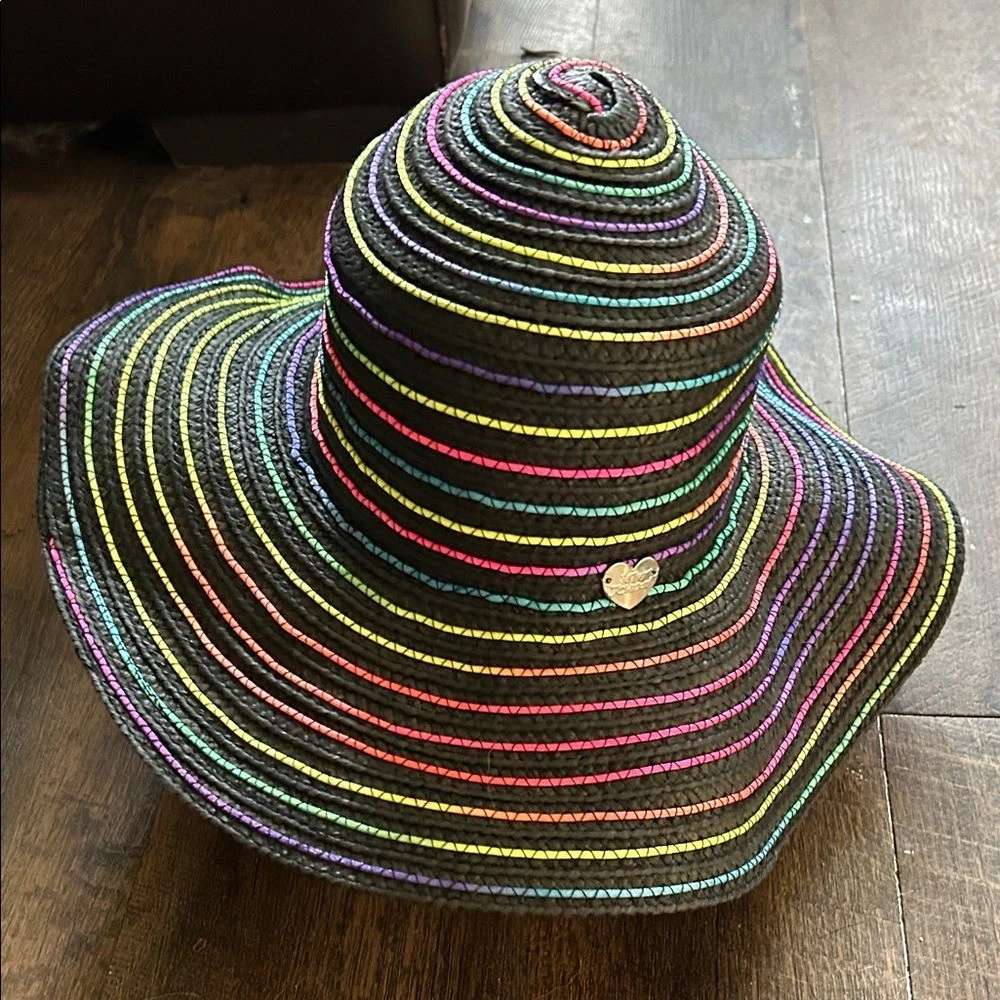 Chapeau Réversible Betsey Johnson Lavande Ou Noir Tricoté - Taille Unique, En Nylon