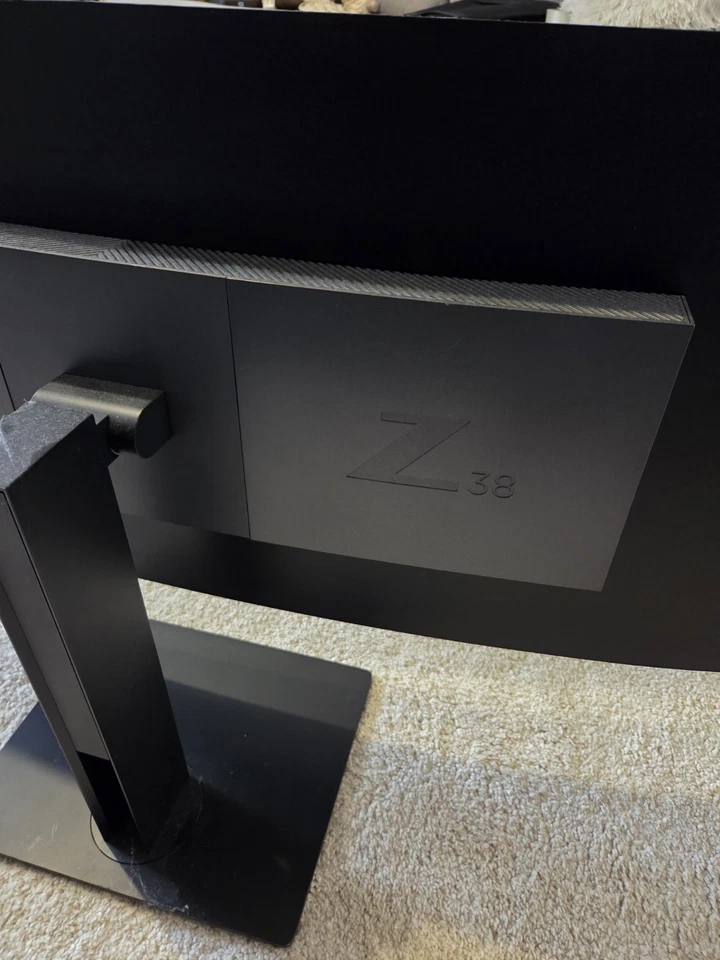 HP Z38c 37.5" Ultrawide Curved IPS Monitor --3840 x 1600UWQHD+ with USB C - Image 4 of 4