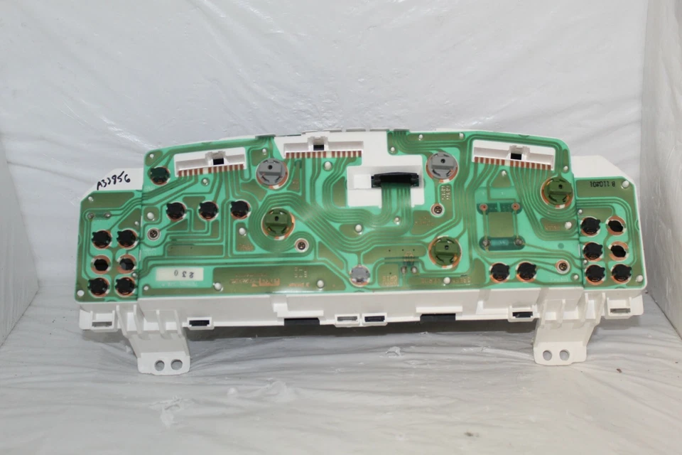 Cuadro de instrumentos velocímetro medidor de panel 00 Mazda 626 189.517 millas Foto 4 de 4