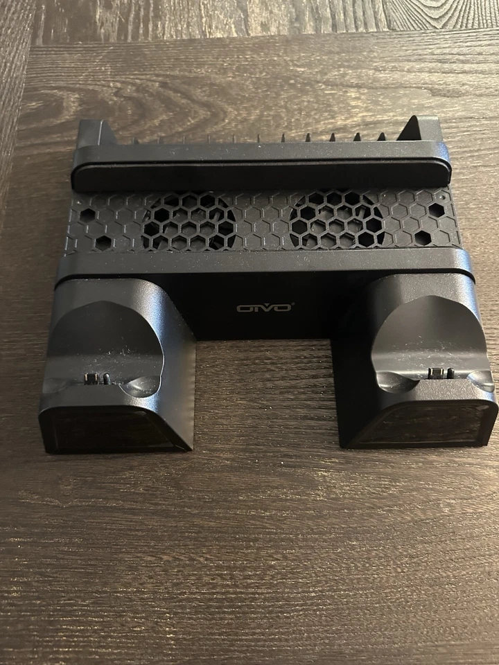 Soporte Vertical Para PS4, Ventilador Con Controlador Estación Cargador Foto 2 de 4