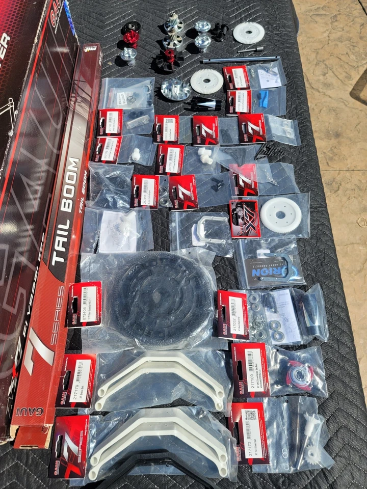 GAUI NX7 700 KIT NUEVO COMPLETO Y BONITO FUSELAJE USADO Y REPUESTOS MÁS NUEVO Foto 3 de 4