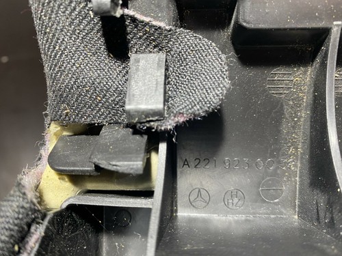 Mercedes Benz W221 S-Klasse Armlehne Rücksitzbank Rücksitz A2219230038 - Bild 5 von 5