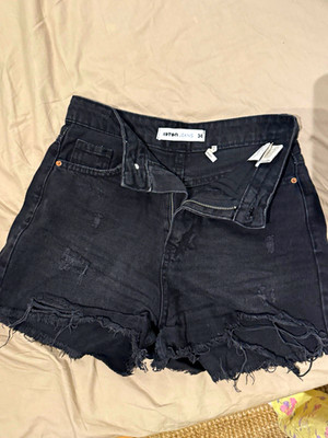 Koton Jeans Damen Hotpants Jeansshorts schwarz Gr. 34 Denim Fransen Five-Pocket