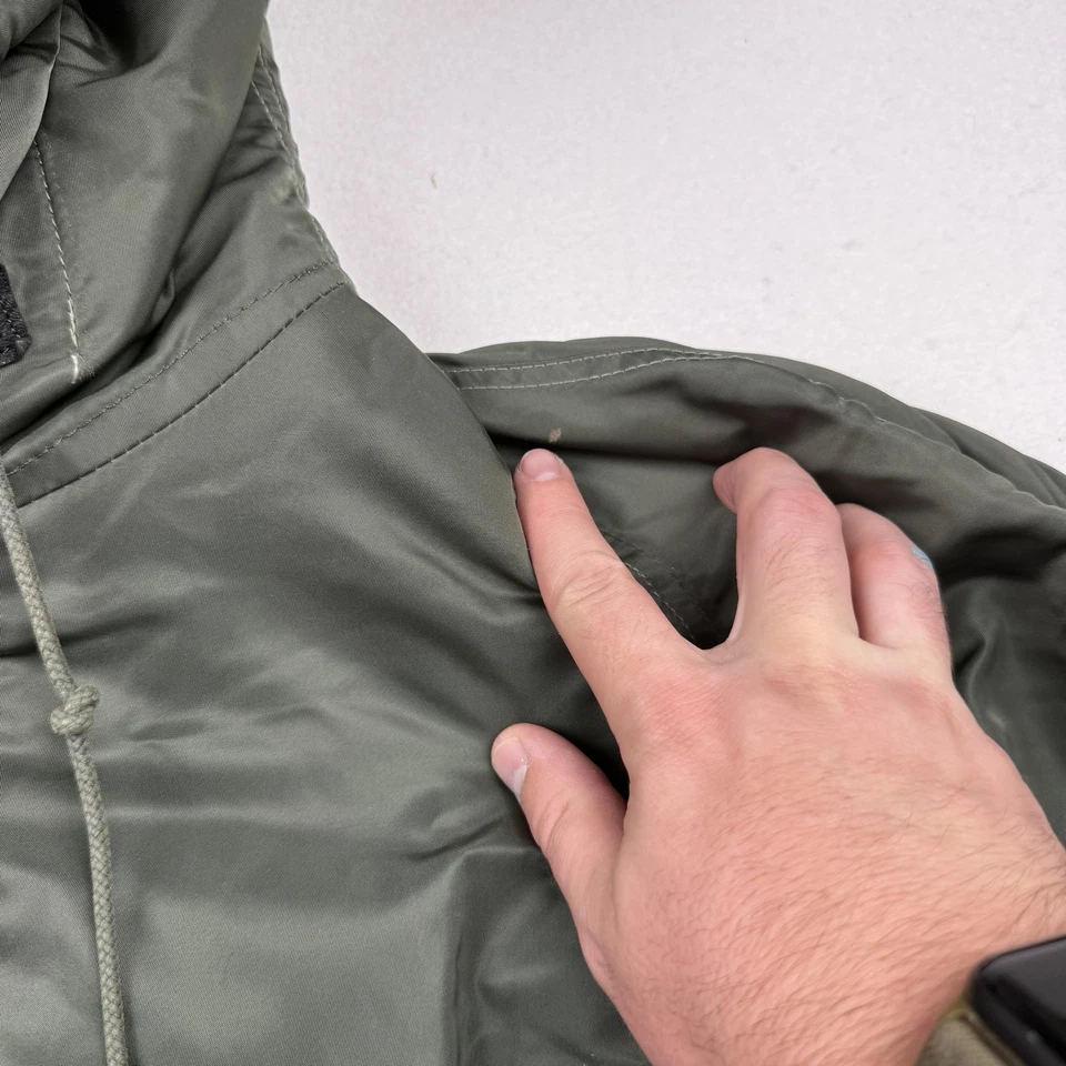 Vintage Alpha Industries Jacket Mens Large Green N-2B Flight Attached Hood USA - Image 3 of 4
