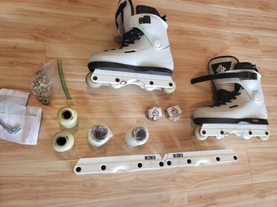 USD Sway 58 XXIV Aggressive Inline Skates Mens Size 10-10.5 US w/ Extras!