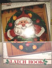 Caron Wonderart Christmas Holiday Santa Wreath Latchhook Kit NEW 4681