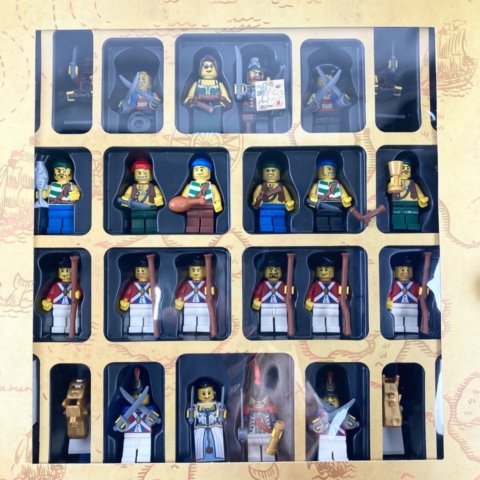 LEGO 852751 Pirates Chess Brickbeard Admiral's Daughter Pirate