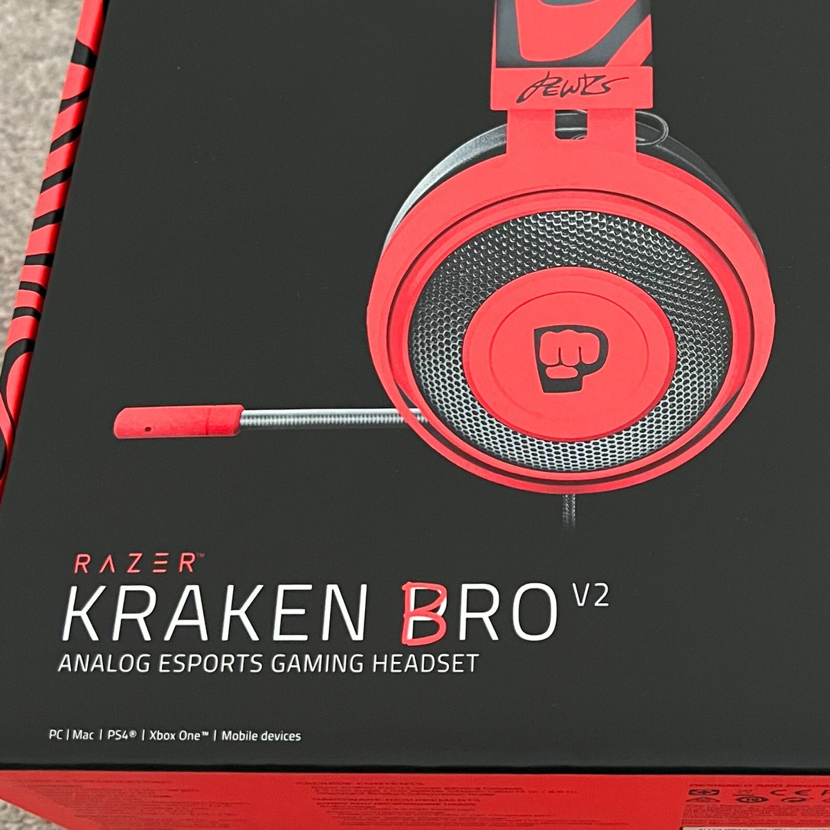 PewDiePie Razer Kraken Pro V2 Gaming Headset w/ Mic – Limited
