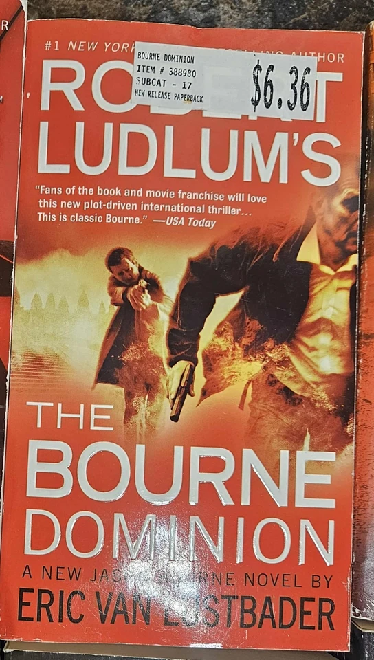Bourne paperback book lot 5 Bourne books and the Janson Directive - Image 4 of 4