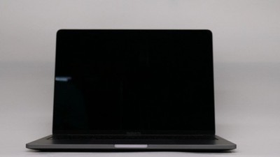 Apple Macbook Pro 13'' i5-1038NG7 16GB 512GB - Fair READ DESC