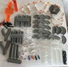 Hexbug Nano Habitat Lot w/ 4 Nano Bugs  Track Huge Lot Over 70 Pieces