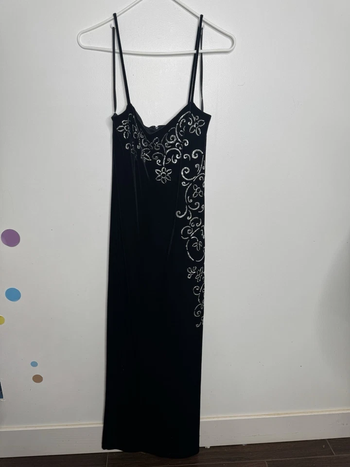 Vestido largo de terciopelo negro con tiras de espagueti Blondie Nites by Jaslene para mujer 13-14  Foto 4 de 4