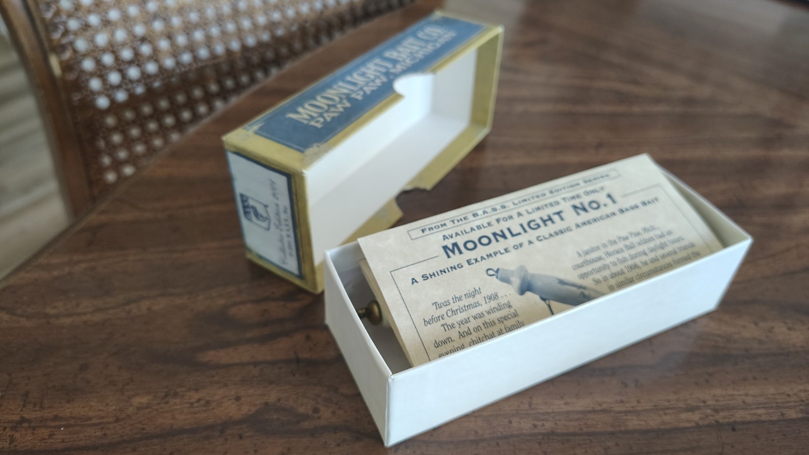 Moonlight Bait Co 2001 B.A.S.S Collectors Edition #1 Glow in the Dark Lure & Box