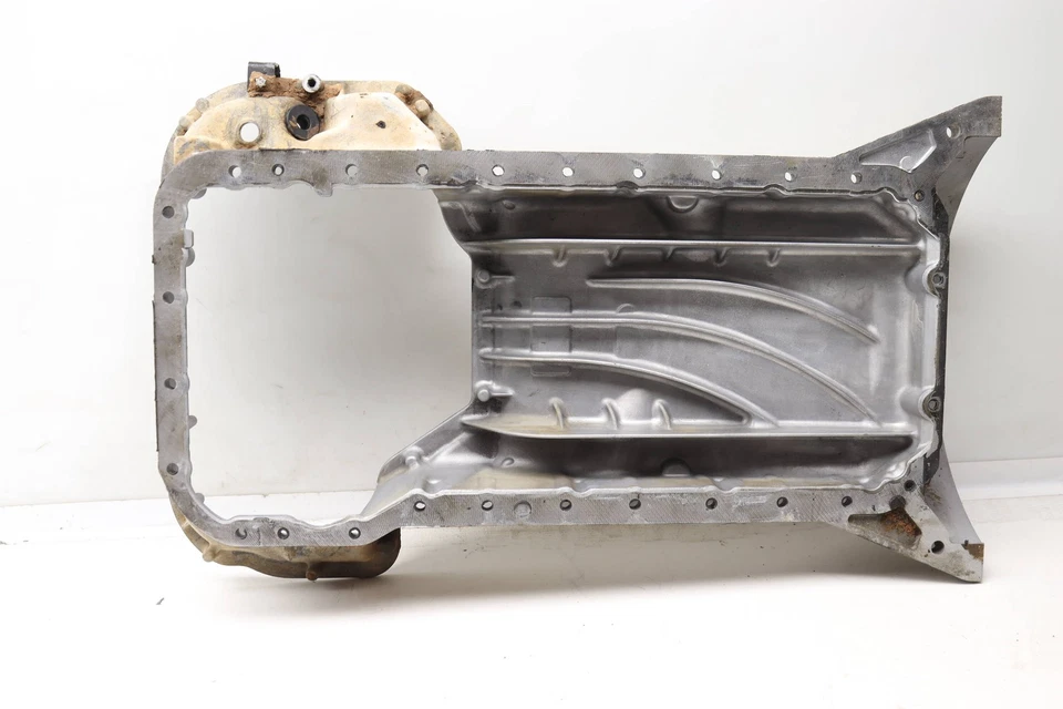 2007-2012 MERCEDES-BENZ GL450 - Upper Engine OIL PAN / SUMP 2730142202 - Image 3 of 4