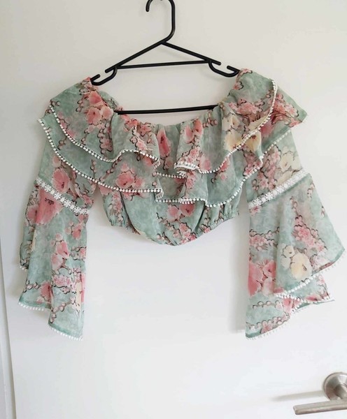 Ladies Gorgeous Green Floral Off Shoulder Crop Length Top sz 8 by RUBY SEES