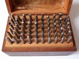 Godet Huilier Ancien En Bois De Buis Pour Horloger - Outil De Réparation De Montres, Occasion
