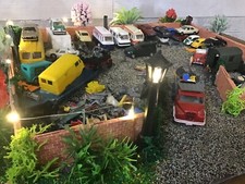 Diorama Top Schrottplatz und LED Beleuchtung Top HO Eisenbahn aus Vitrine, super