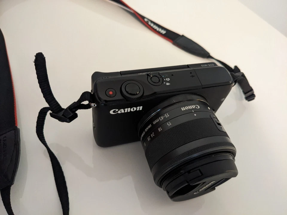 Canon EOS M10, foto 2 di 5
