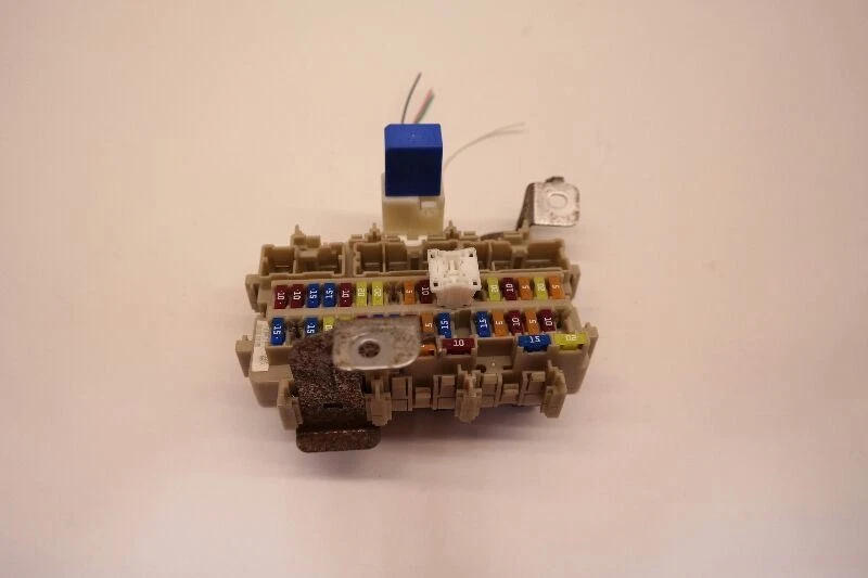 Nissan Altima 2015 caja de fusibles interior Foto 3 de 4