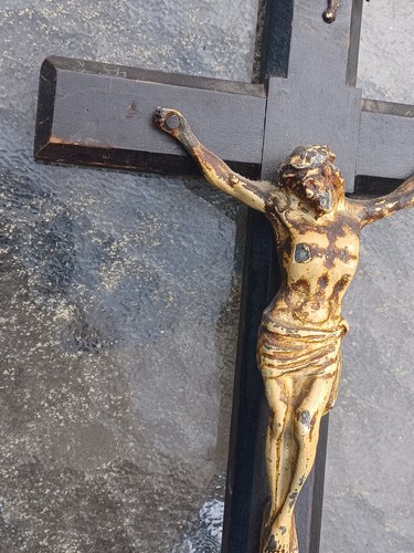 Crocifisso da altare vintage da scrivania o casa in legno molto antico - Foto 4 di 10
