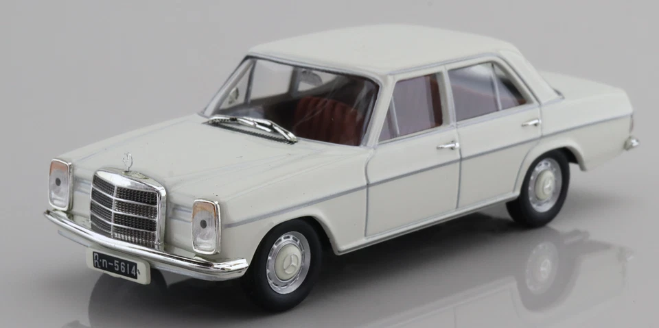 James Bond Mercedes-Benz 220 El hombre de la pistola de oro #112 Magzine 1:43 Foto 3 de 4