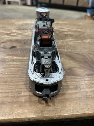 LIONEL POSTWAR 2333 F-3 DUAL MOTOR A UNIT POWER CHASSIS MAGNA TRACTION - Picture 5 of 10