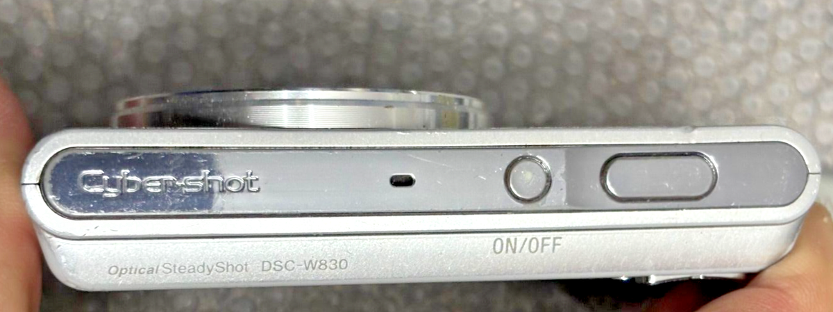 Sony DSC-W830 Silver Cyber-Shot 20.1MP Digital Camera Japanese