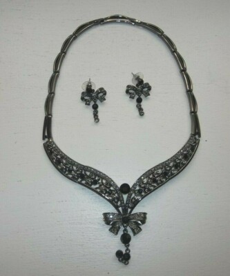 Beautiful Black Stone & Rhinestone Hinged Bow Dangle Necklace & Earring Set