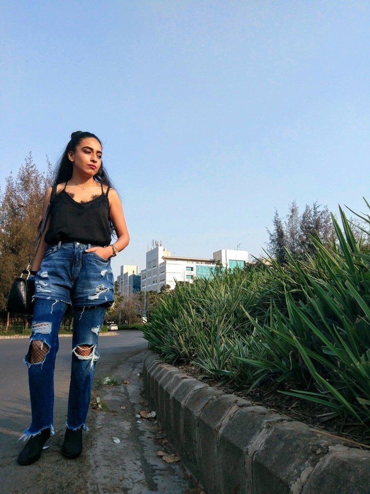 Zara Jeans & Shorts Size USA 00 Womens Blue Trafaluc Distressed Denim