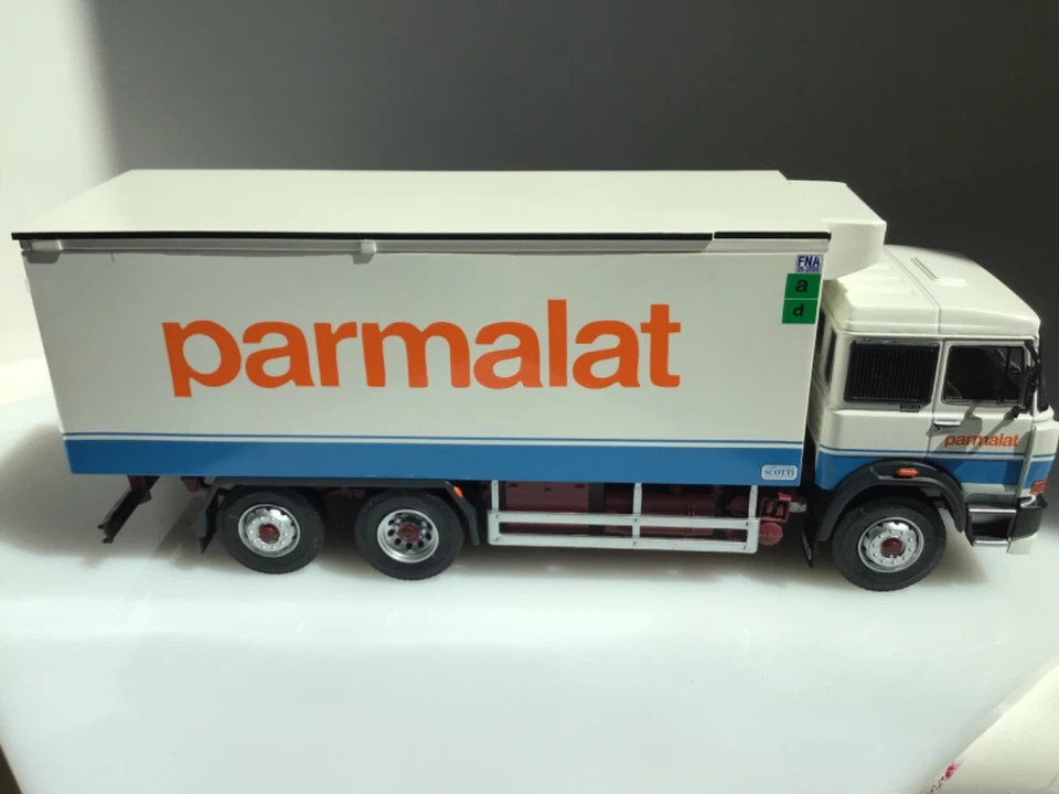 Camion Vintage PARMALAT Iveco 190 anno 1981  Die Cast Model 1/43 - Immagine 4 di 4