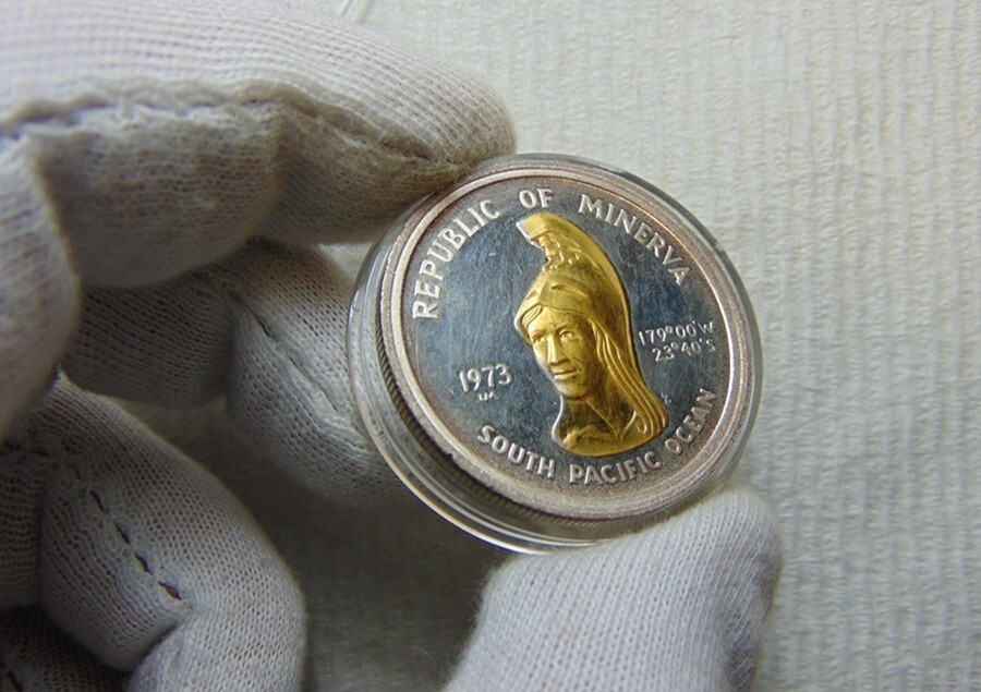 1973-LM REPUBLIC OF MINERVA SILVER & GOLD 35 DOLLARS COIN ~ LOW