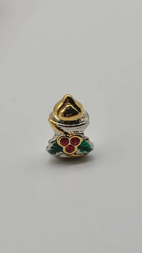 Dije Pugster de velas de Navidad dorado y plateado.   Añadir a pulseras europeas  Foto 2 de 4