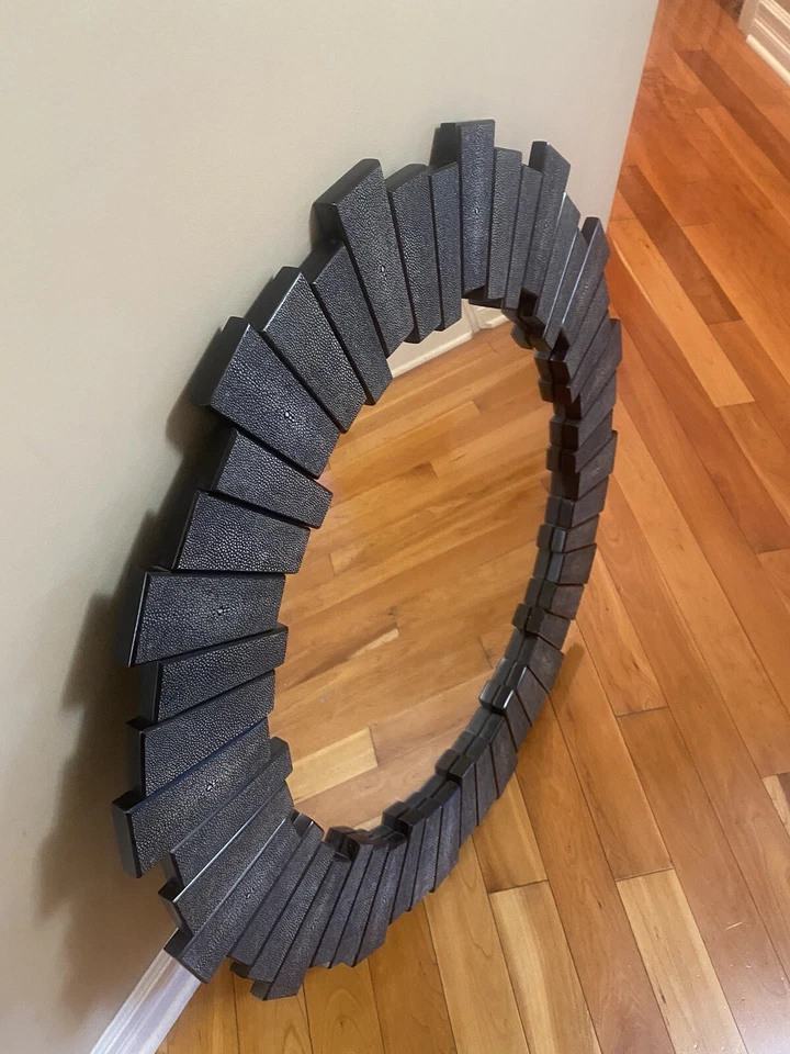 Bonito espejo Made Goods Claude 34 in Diam redondo gris fresco imitación verde Foto 3 de 4